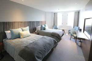 Room & Suite