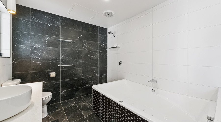 King Spa Suite