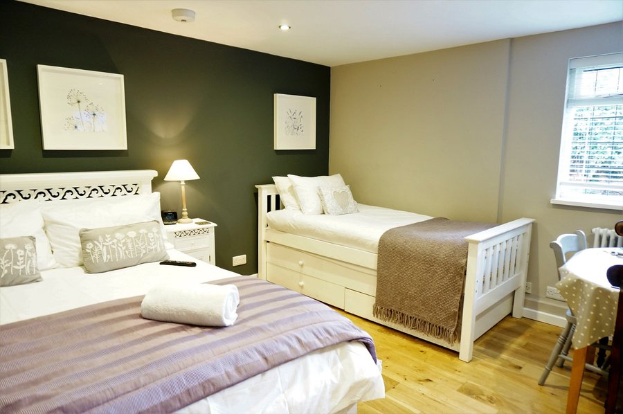 ALMA HOUSE BED AND BREAKFAST Updated 2022 (Windsor)