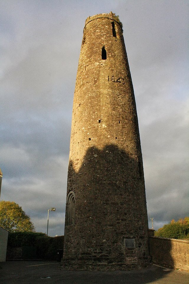 Round tower. Круглые башни Ирландии.