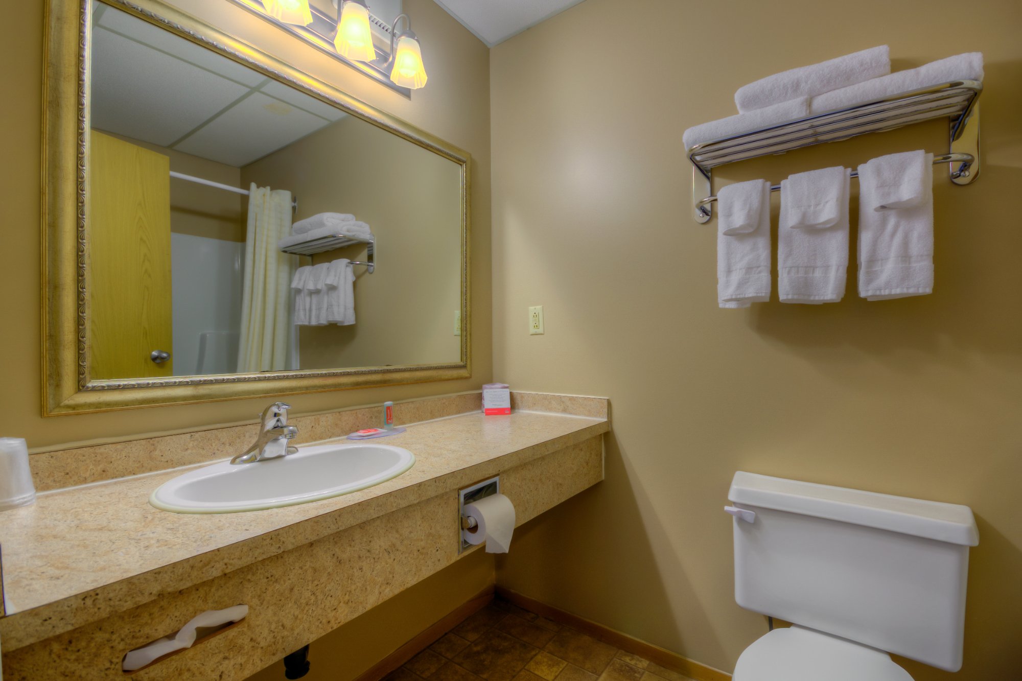 Econo Lodge Rooms Pictures Reviews Tripadvisor   Econo Lodge 