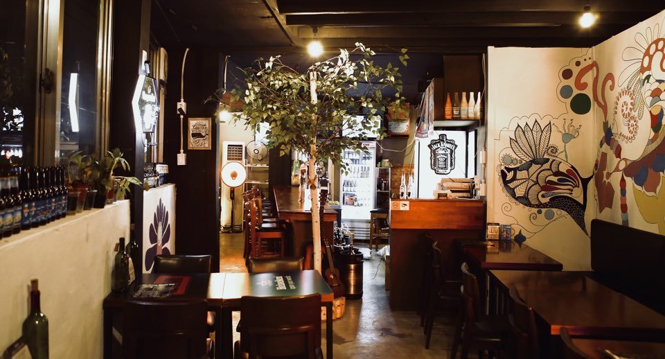 THE BLACK WHALE BAR, Seoul - Yongsan-gu - Restaurant Reviews, Photos & Phone Number - Tripadvisor