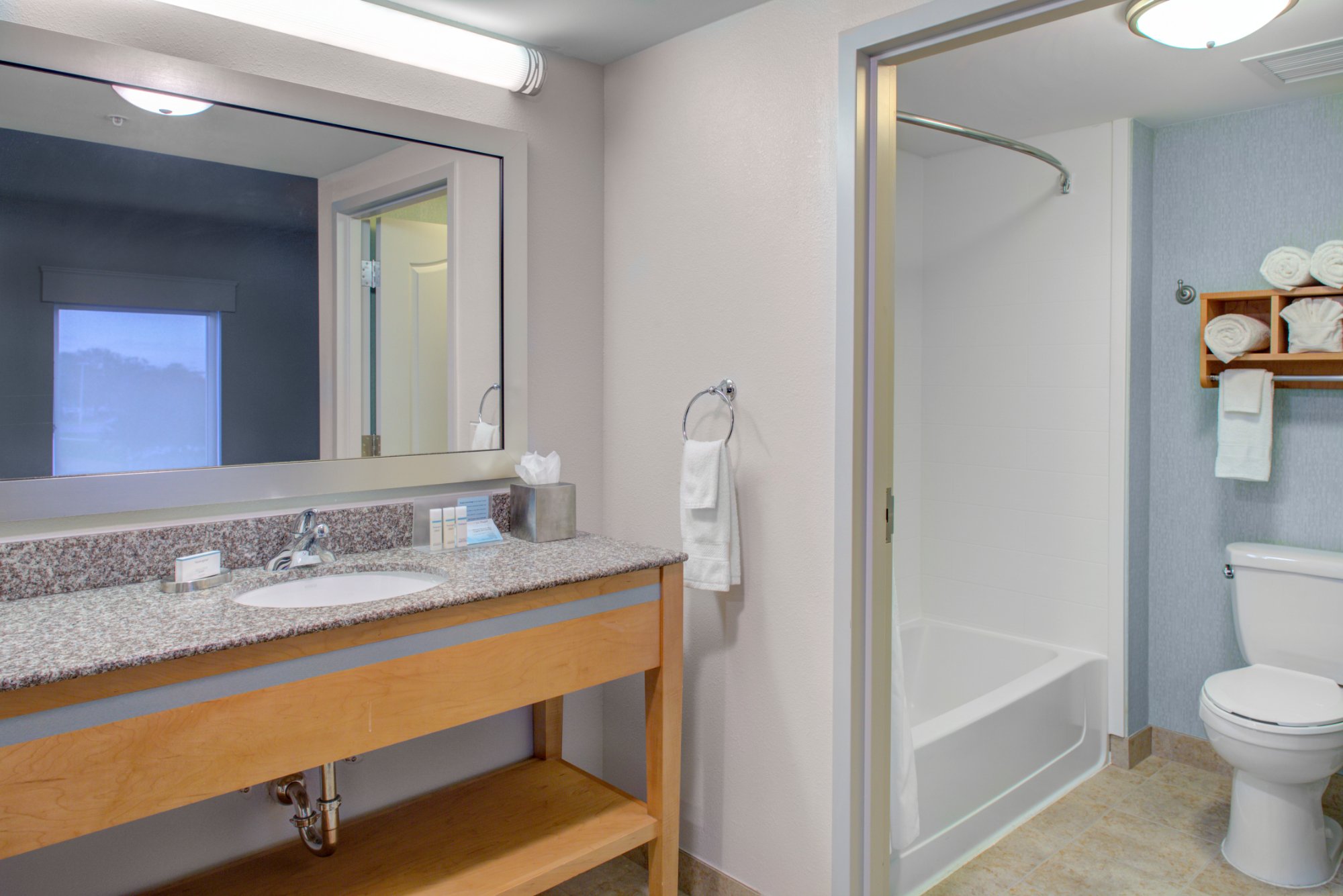 Hotel photo 42 of Hampton Inn & Suites Sarasota/Bradenton-Airport.