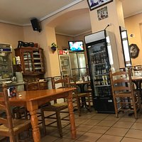 Comida entre semana, muy poca gente pero mismo buen trato y calidad de comida.