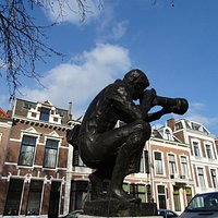 Standbeeld"De Fotograaf" Middenberm Parklaan Haarlem