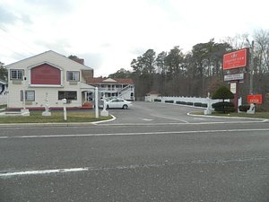Country View Inn & Suites in Galloway, image may contain: Neighborhood, Road, Highway, Freeway