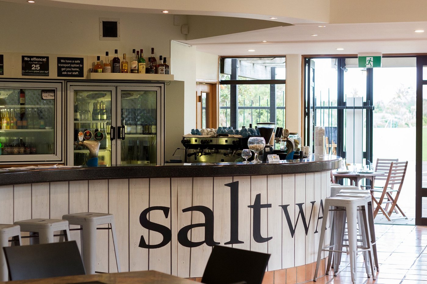 saltwater bar and kitchen nelson