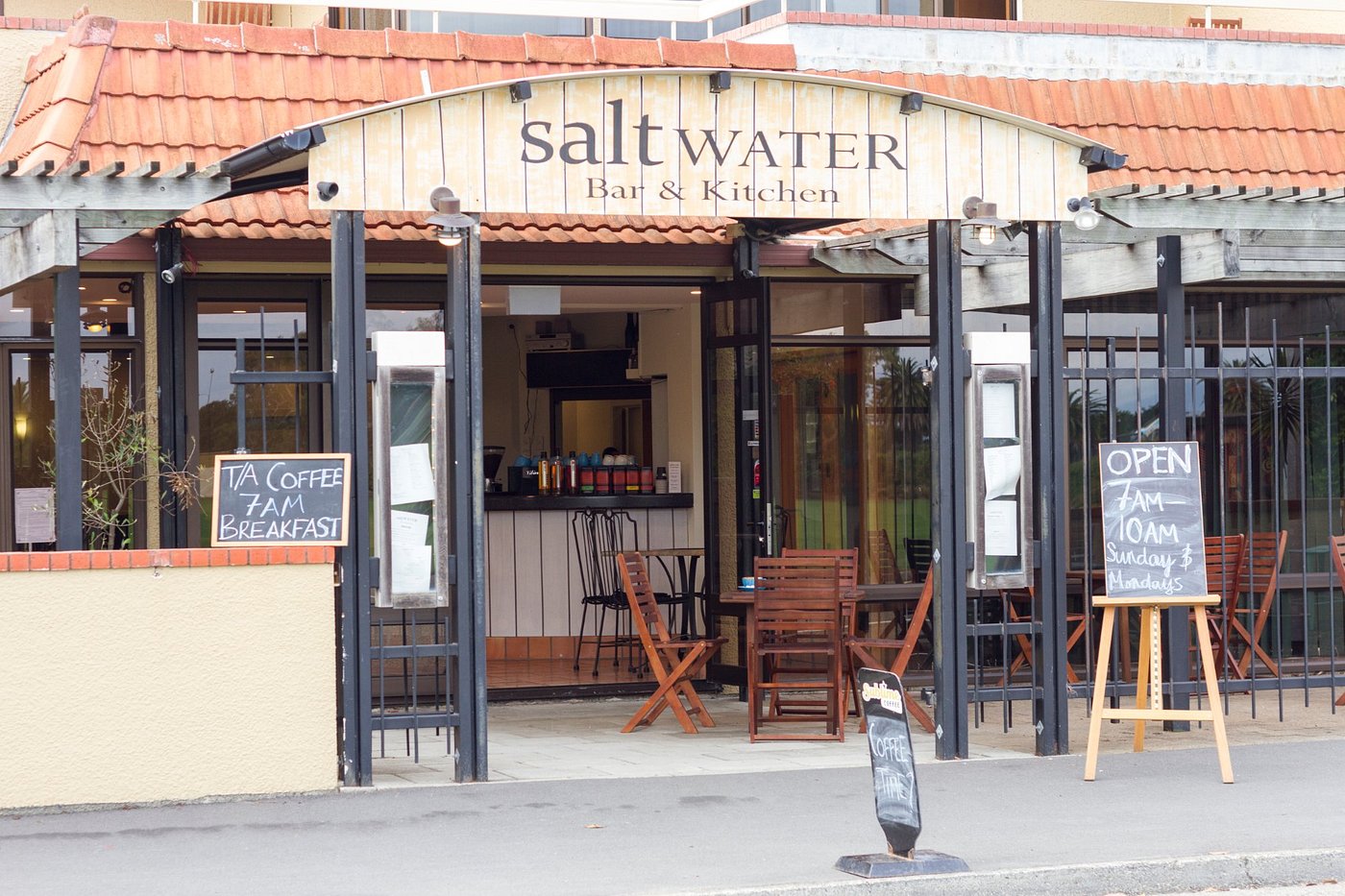 saltwater bar and kitchen nelson