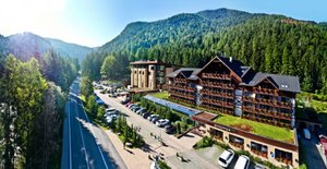 Wellness Hotel Chopok in Demanovska Dolina, image may contain: Hotel, Building, Resort, Road