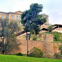 La seconda scala mobile di Toledo che copre un dislivello di 36 metri