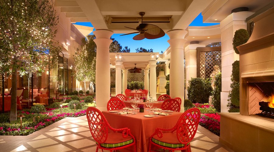 Sinatra patio