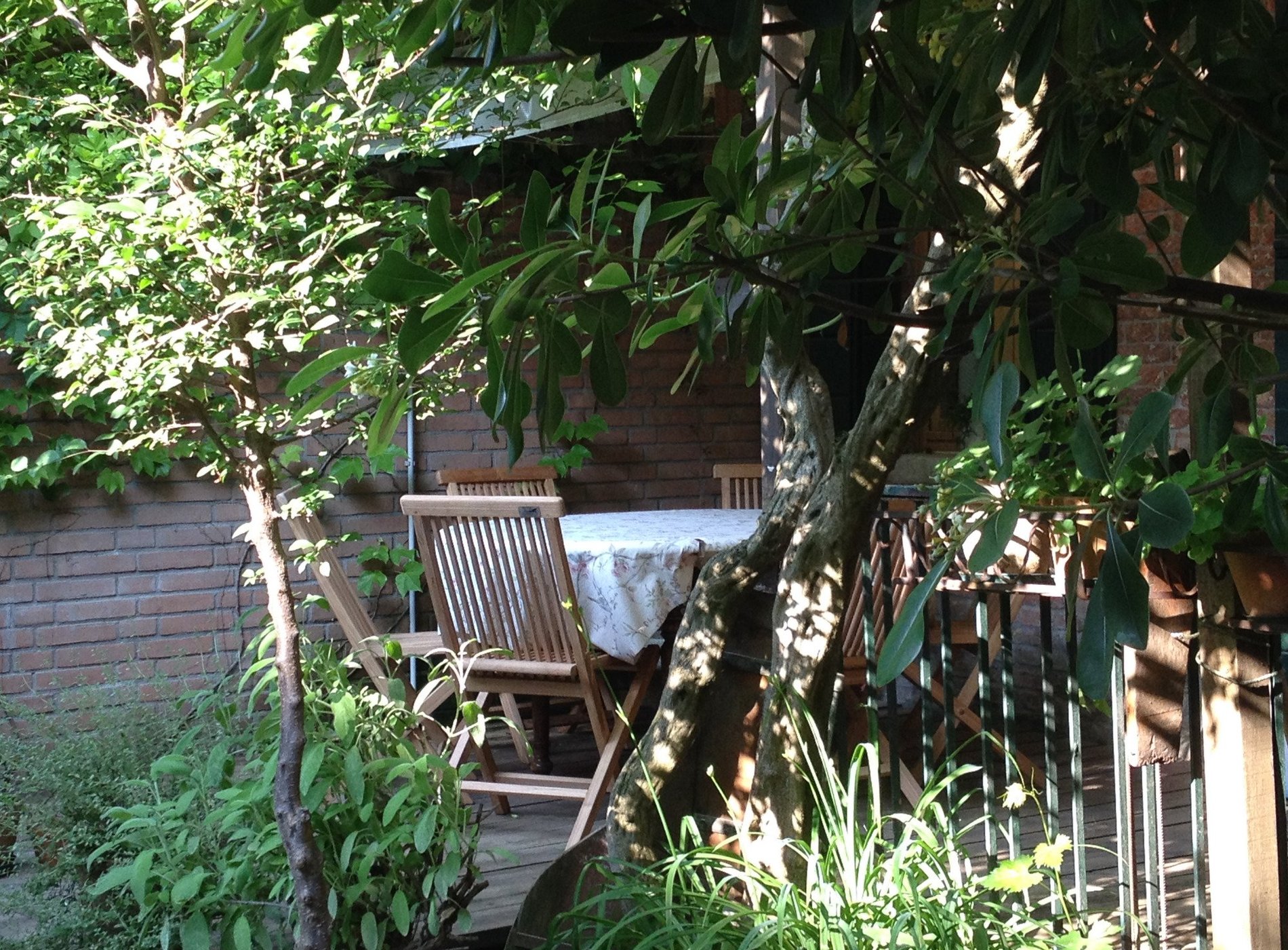 b & b at the boatyard with garden by null