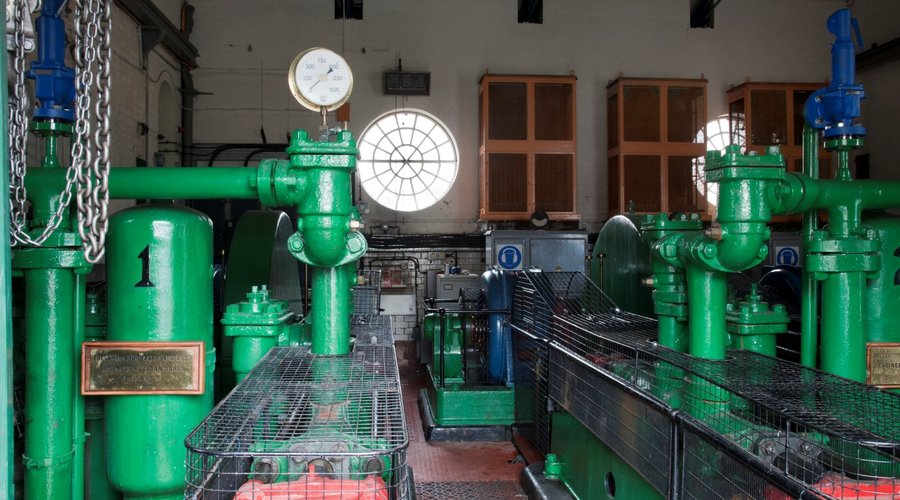 Hydraulic Pump Demonstrations take place every week