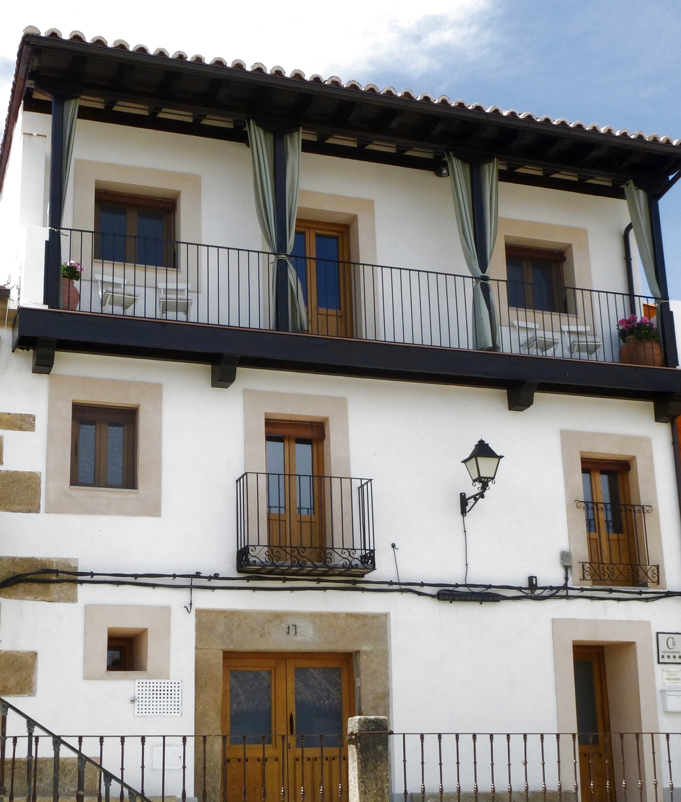 APARTAMENTOS RURALES ENTRE FUENTES - Prices & Condominium Reviews ...