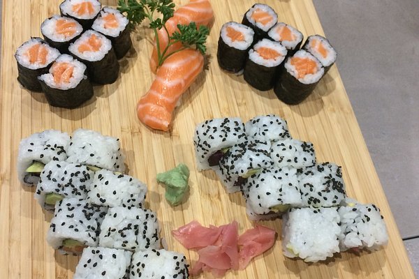 plateaux sushis - Picture of SAKORA, Cugnaux - Tripadvisor