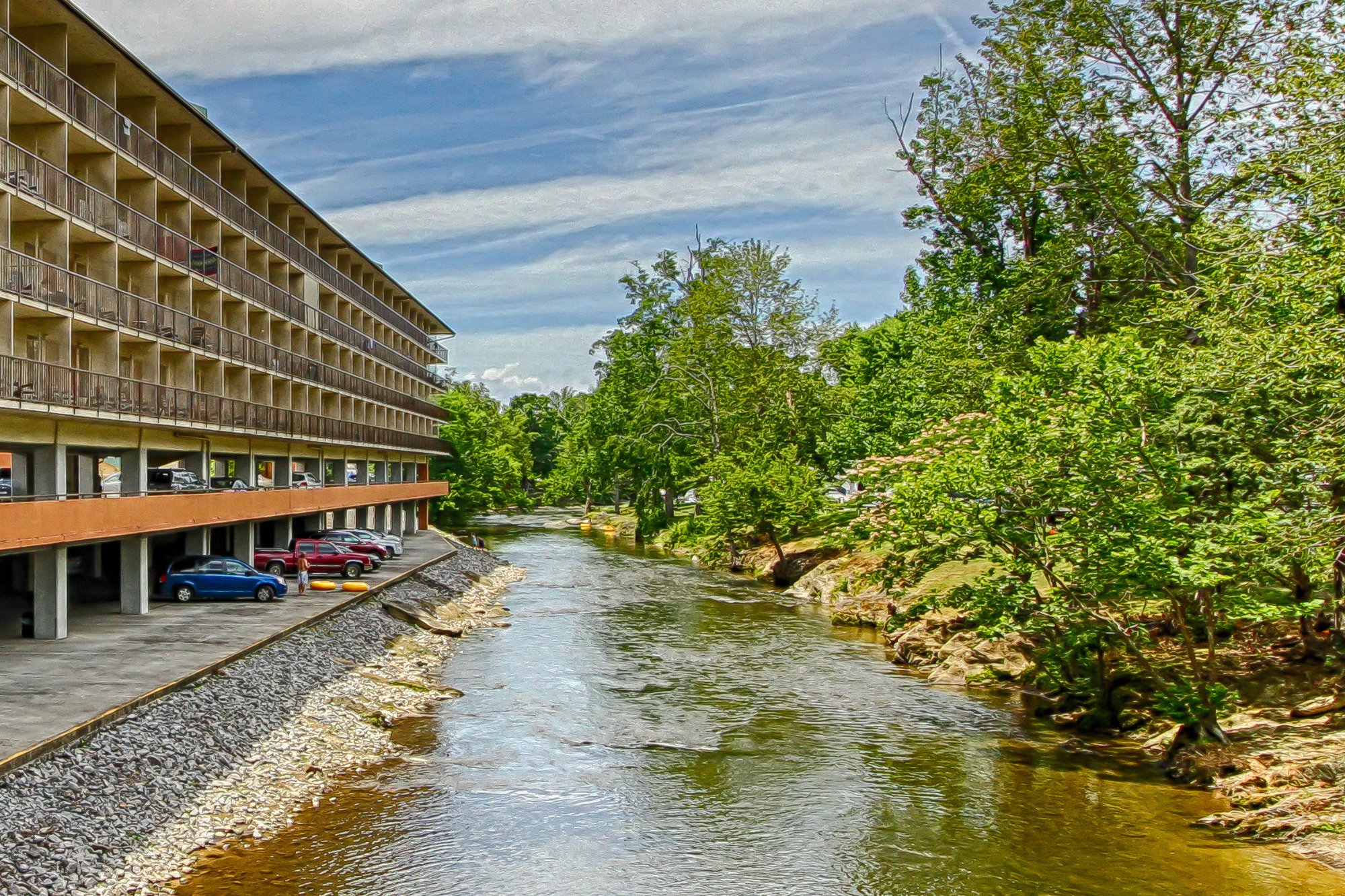 Hotel photo 9 of Creekstone Inn.