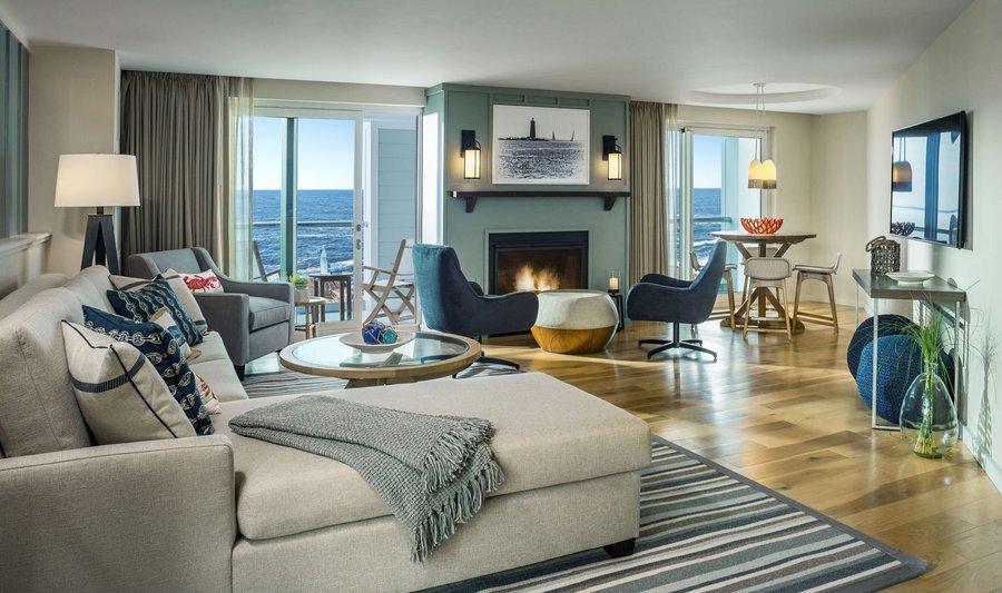 One Bedroom Corner Oceanfront Suite