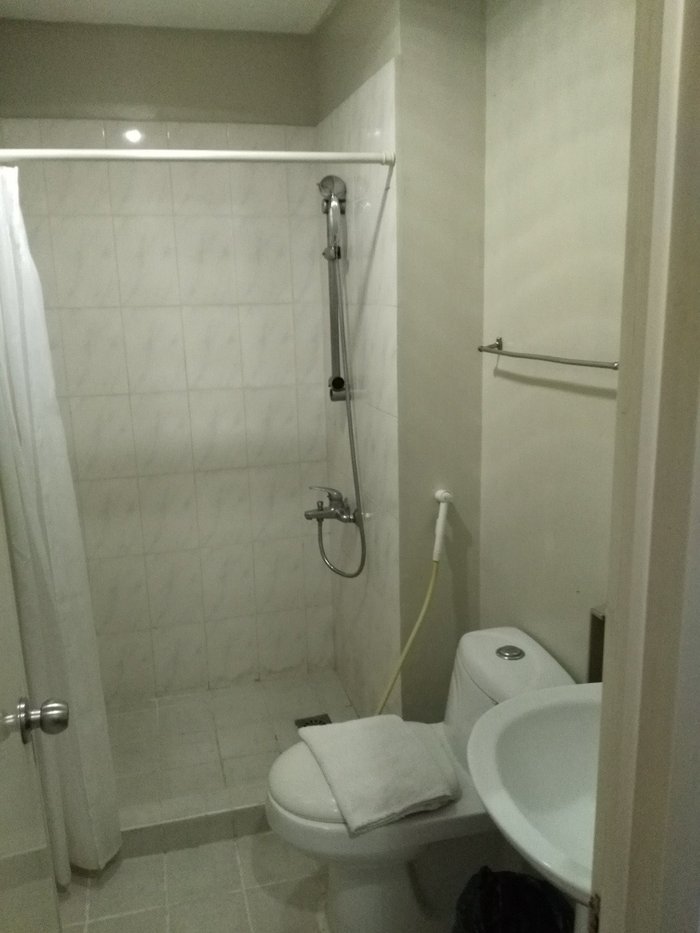 DRAGONLINK - Hotel Reviews (Makati, Metro Manila)