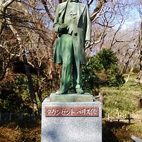 佐倉城址公園内にあります