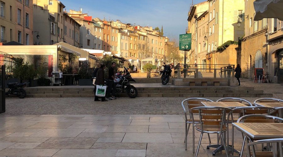 Girls in Aix-en-Provence