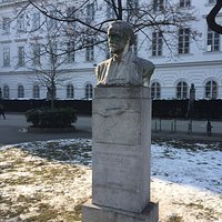 Siegfried Marcus bust at Karlsplatz
