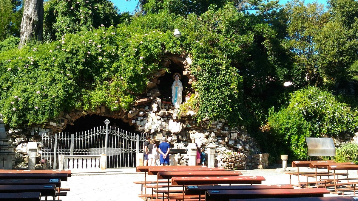 Gruta de Lourdes, Mar del Plata Gruta de Lourdes, Mar del Plata