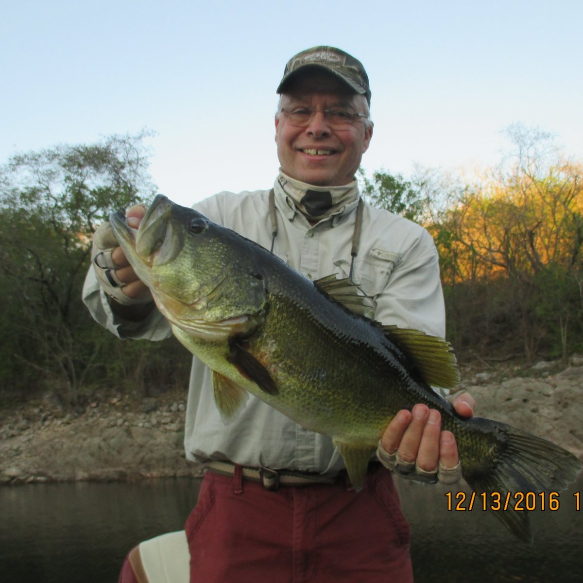 pesca de lubina en lago alvarado