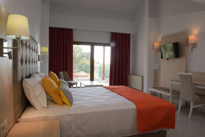 Aristoteles Holiday Resort & Spa Rooms: Pictures & Reviews - Tripadvisor