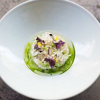 Crab, macadamia, pea, tomato