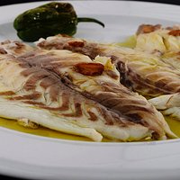 Platos cocinados en marisquería Neptuno