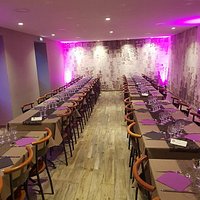 salle pour recevoir 75 personnes lors des soirées années 80