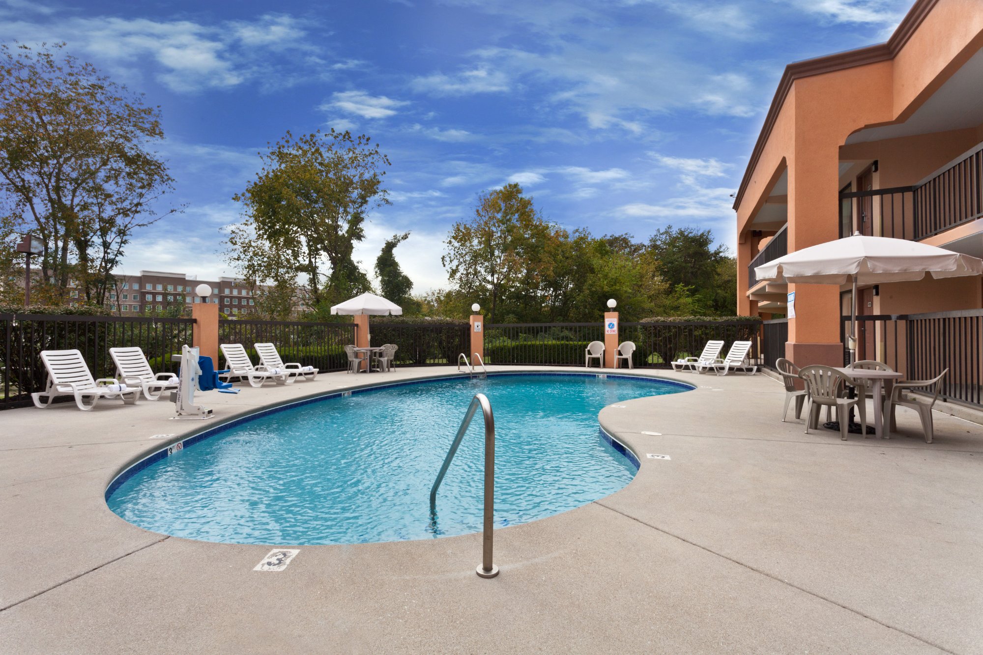 Hotel photo 16 of Super 8 by Wyndham Knoxville West/Farragut.