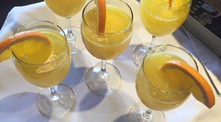 Mimosas at Brunch!