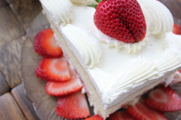 Strawberry Shortcake Cake - Handmade in the Heartland