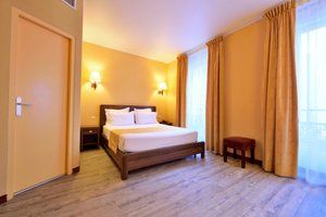 Room & Suite