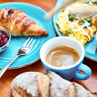 10 types of breakfast served daily from 8 till 14