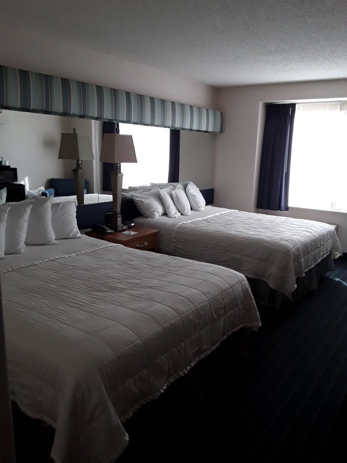 Brentwood Inn and Suites Rooms: Pictures & Reviews - Tripadvisor