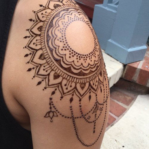 Tattoos With Henna: Over 28,496 Royalty-Free Licensable Stock Photos |  Shutterstock