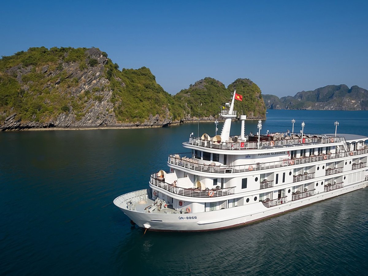 Paradise Sails Cruise (Hạ Long) 