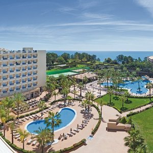 3HB Guaraná in Olhos de Agua, image may contain: Hotel, Resort, Pool, Swimming Pool
