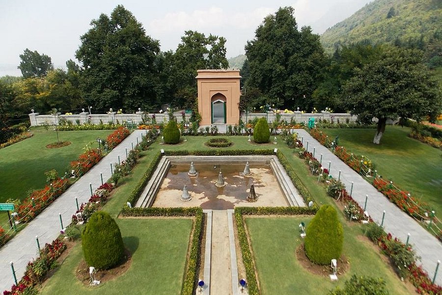 Mughal Gardens image