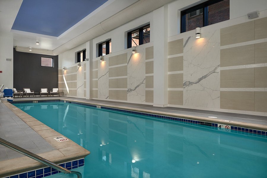 hotels in laurel md with indoor pool