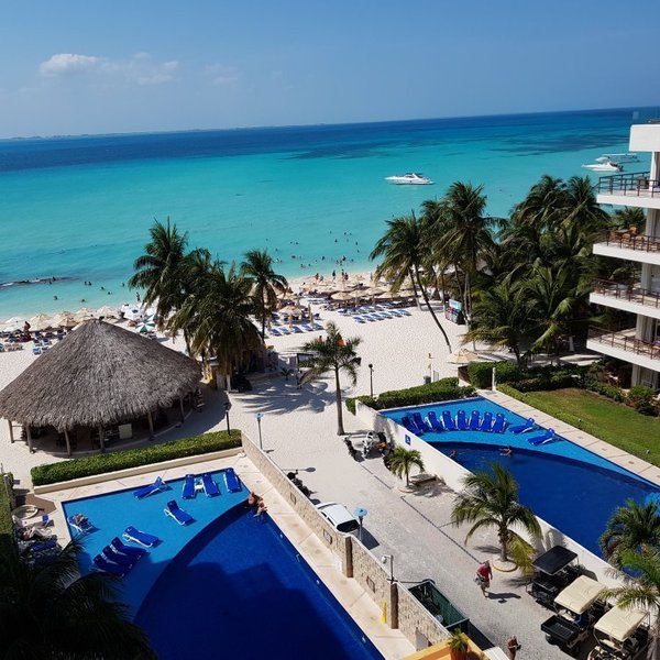 JOYSXEE FLOATING BOTTLE ISLAND (Isla Mujeres) - All You Need to Know ...