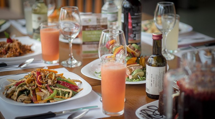 a la hora de la comida, nuestros deliciosos platillos a la carta