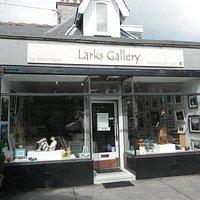 Larks Gallery is a friendly, contemporary gallery stocking original art and artisan craft.