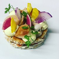 "club" st jacques, palourdes roses et mousse au curry
