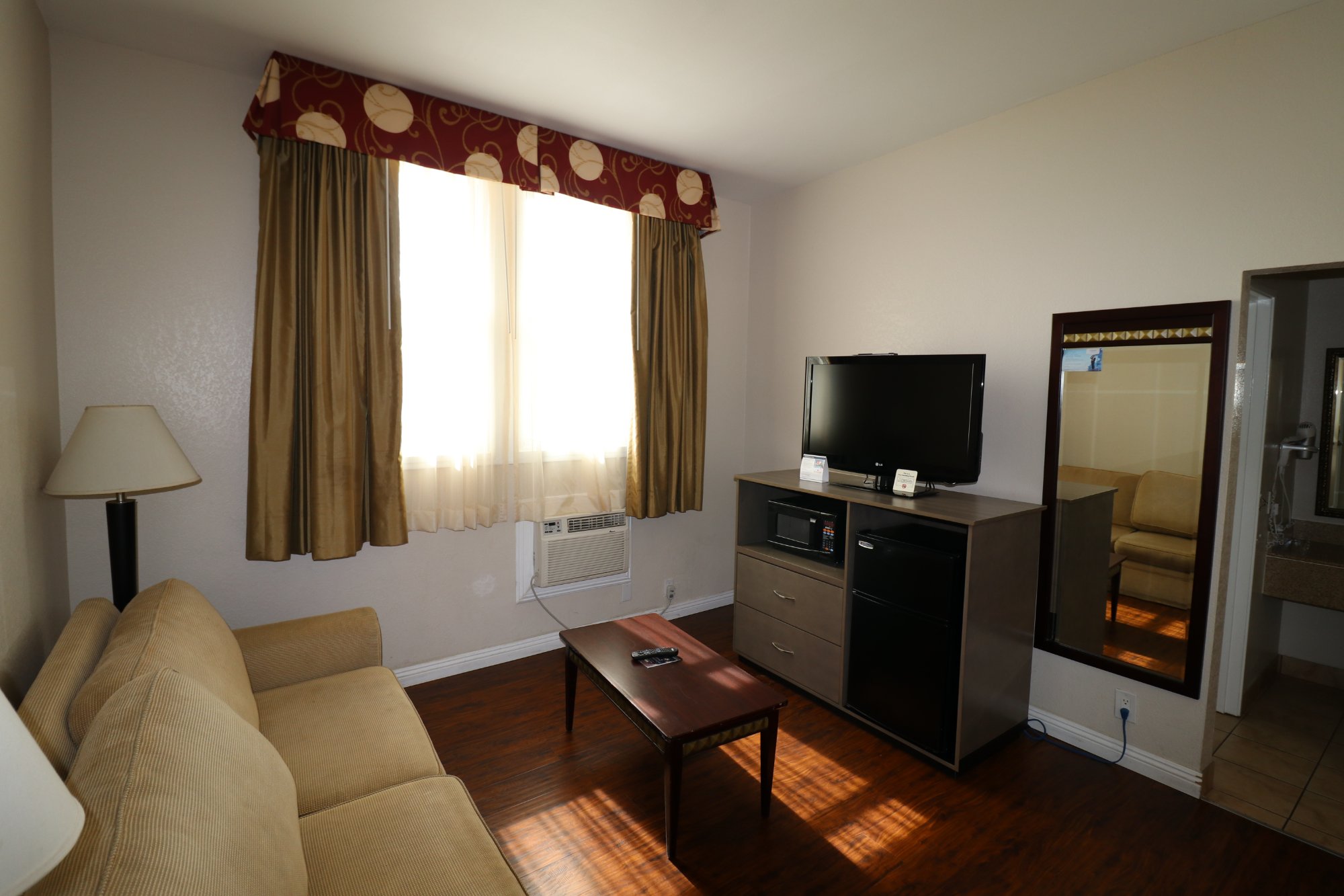 Hotel photo 10 of Ramada by Wyndham San Diego Airport.