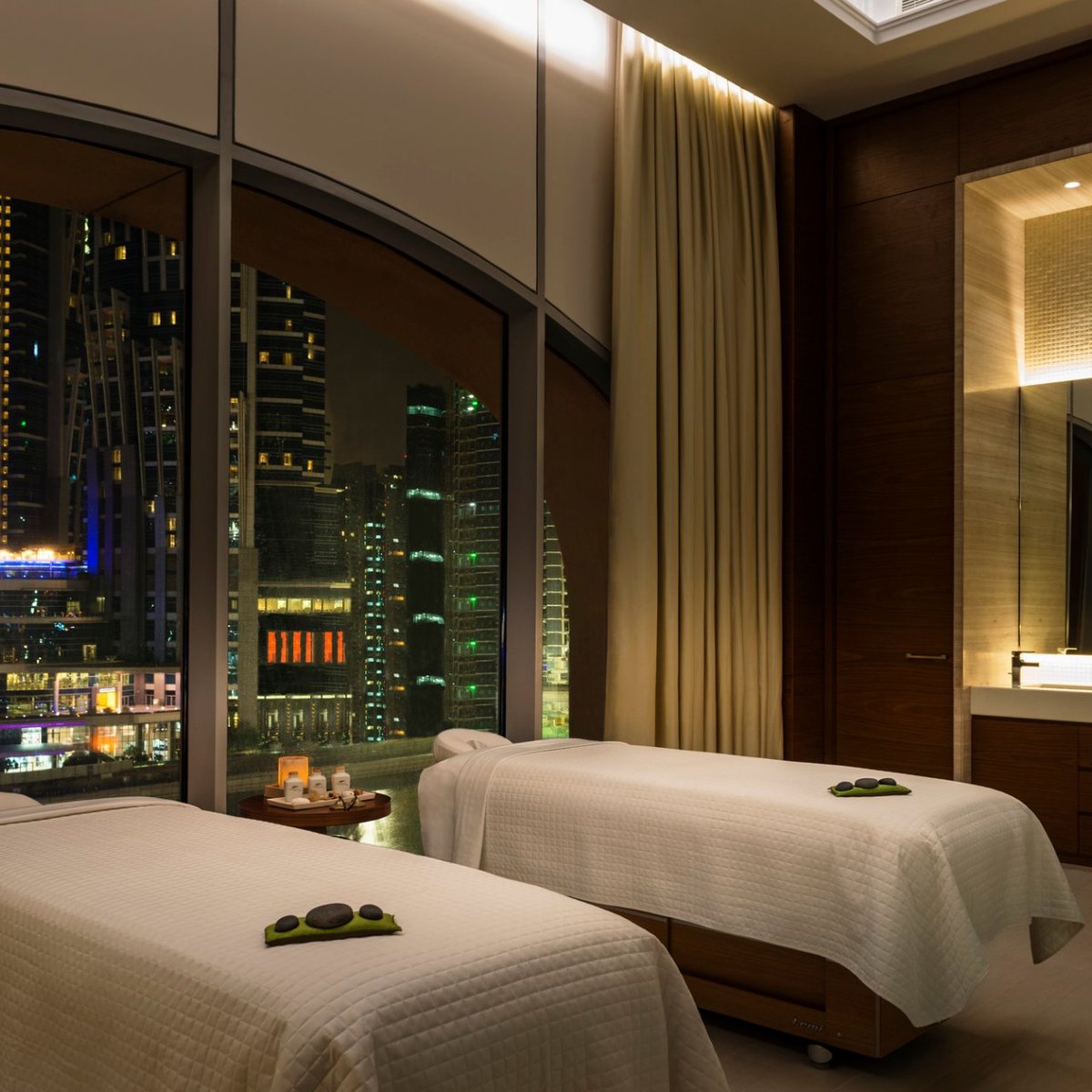 Массажный салон дубай. Al Habtoor City Дубай.