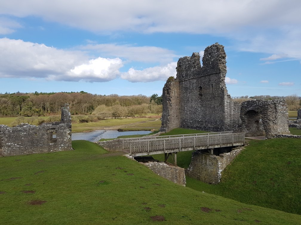 Ogmore Castle (Ogmore-by-Sea) - Tripadvisor