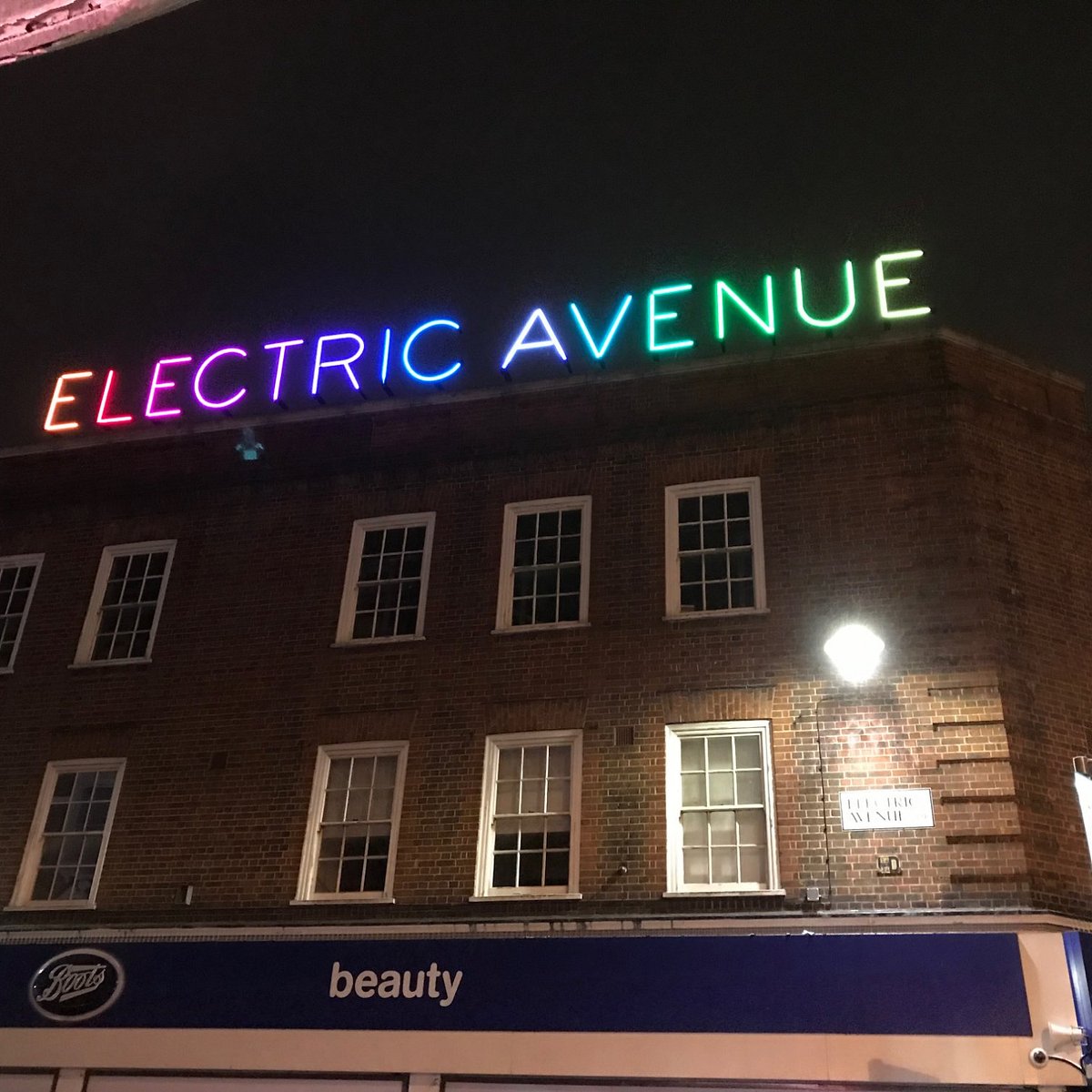 electric avenue tour